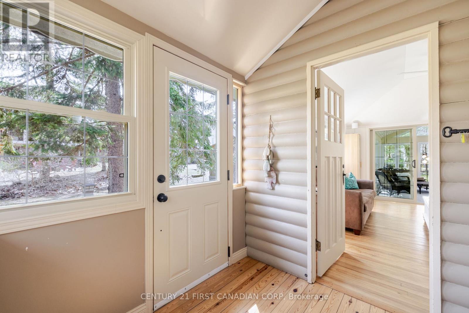 47 Heaman Crescent, Lambton Shores, Ontario  N0M 1T0 - Photo 15 - X12255974