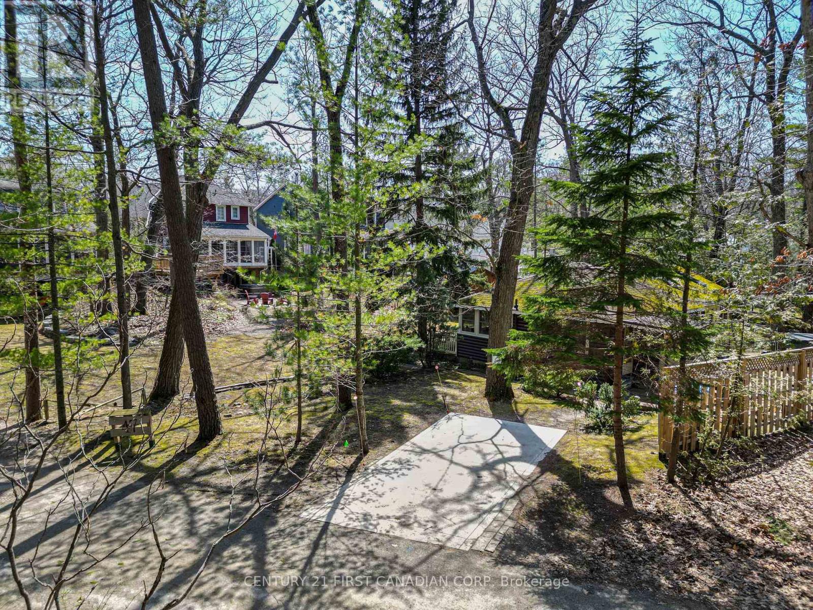 47 Heaman Crescent, Lambton Shores, Ontario  N0M 1T0 - Photo 29 - X12255974