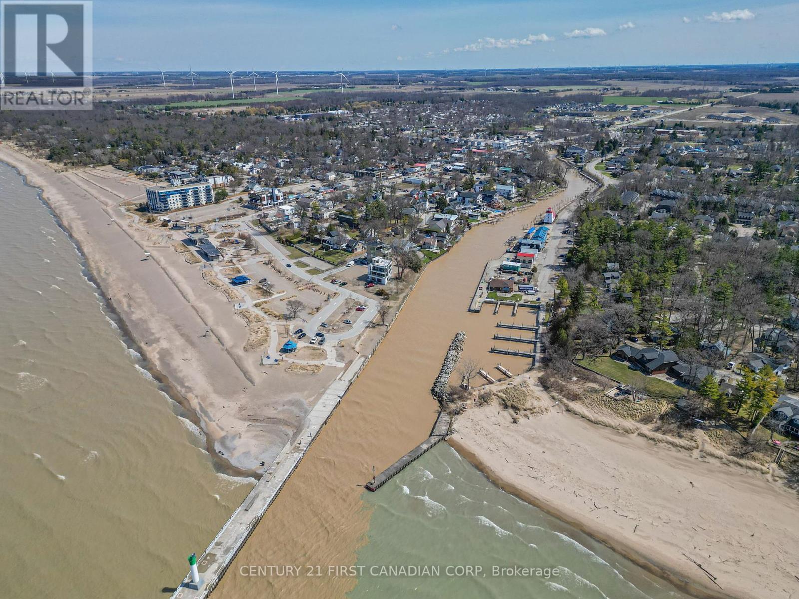 47 Heaman Crescent, Lambton Shores, Ontario  N0M 1T0 - Photo 36 - X12255974