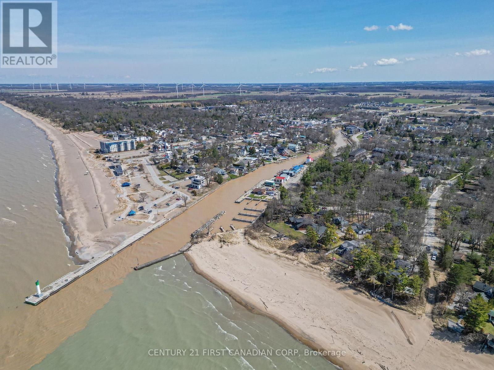47 Heaman Crescent, Lambton Shores, Ontario  N0M 1T0 - Photo 38 - X12255974