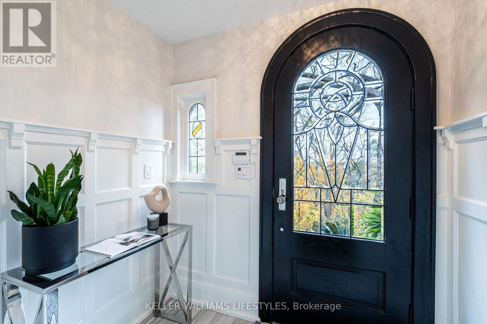 Property at 451 WESTMOUNT DRIVE image 3