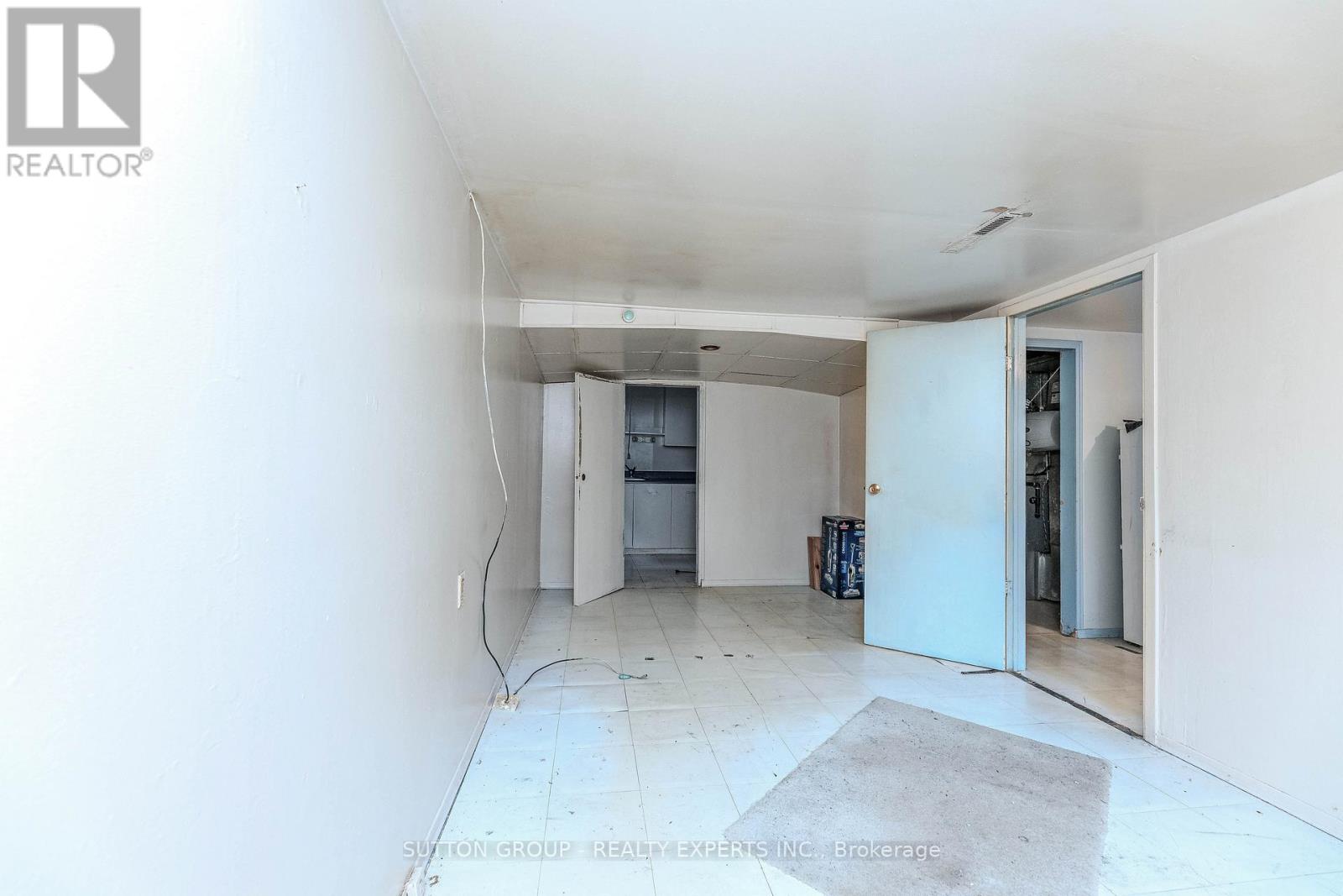 24 Vanderbrent Crescent, Toronto, Ontario  M9R 3W8 - Photo 36 - W12226038