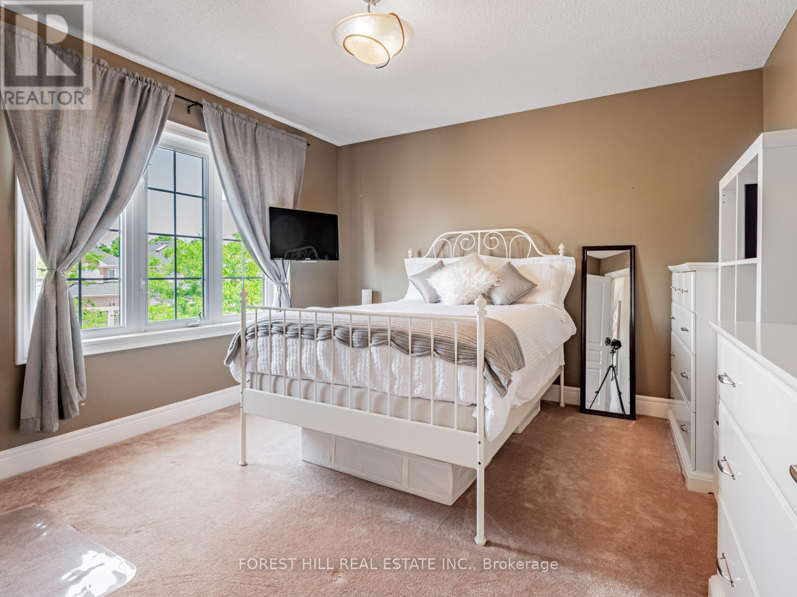 33 Connaught Lane, Barrie, Ontario  L4M 0A6 - Photo 20 - S12255742