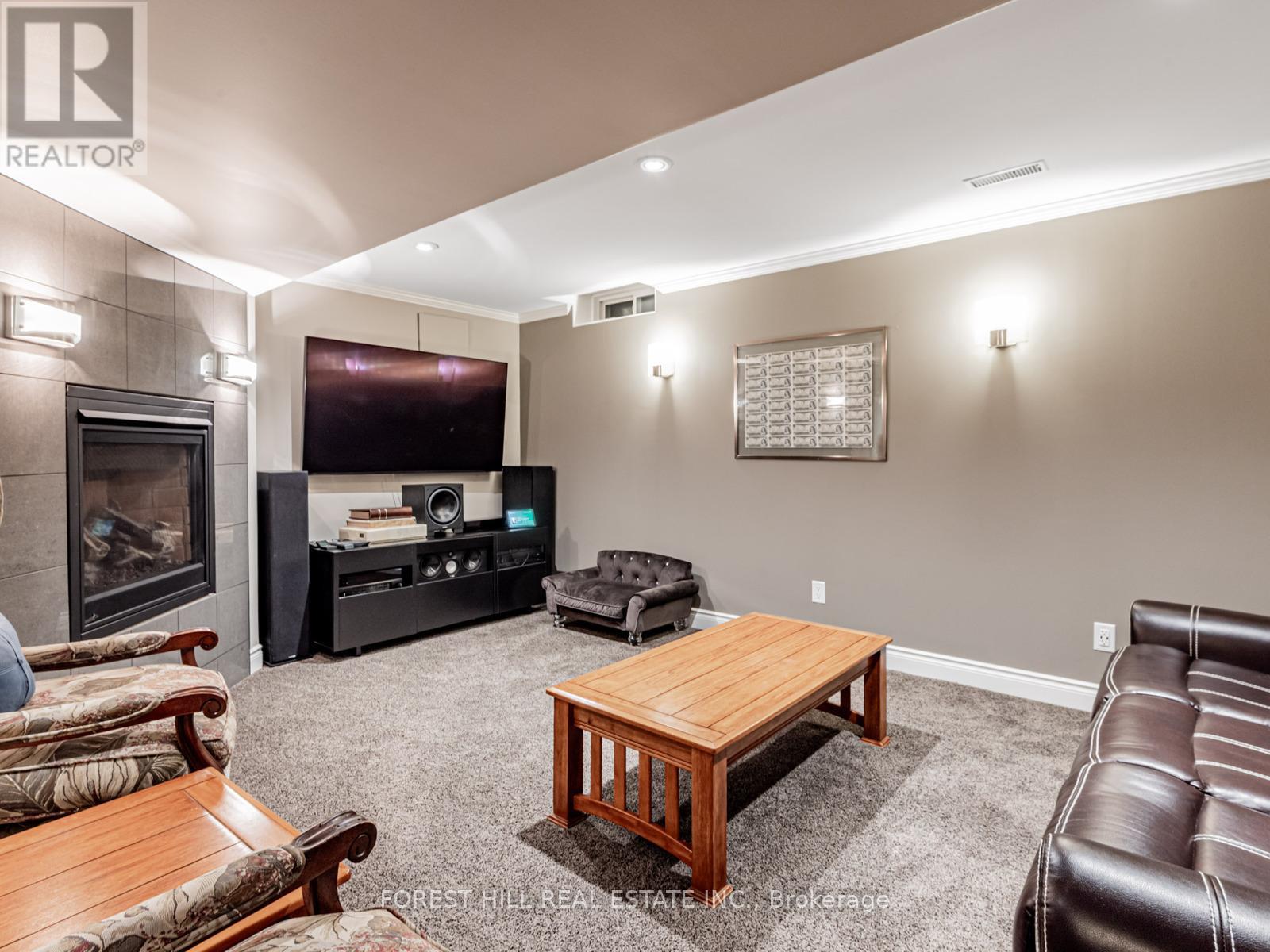 33 Connaught Lane, Barrie, Ontario  L4M 0A6 - Photo 24 - S12255742