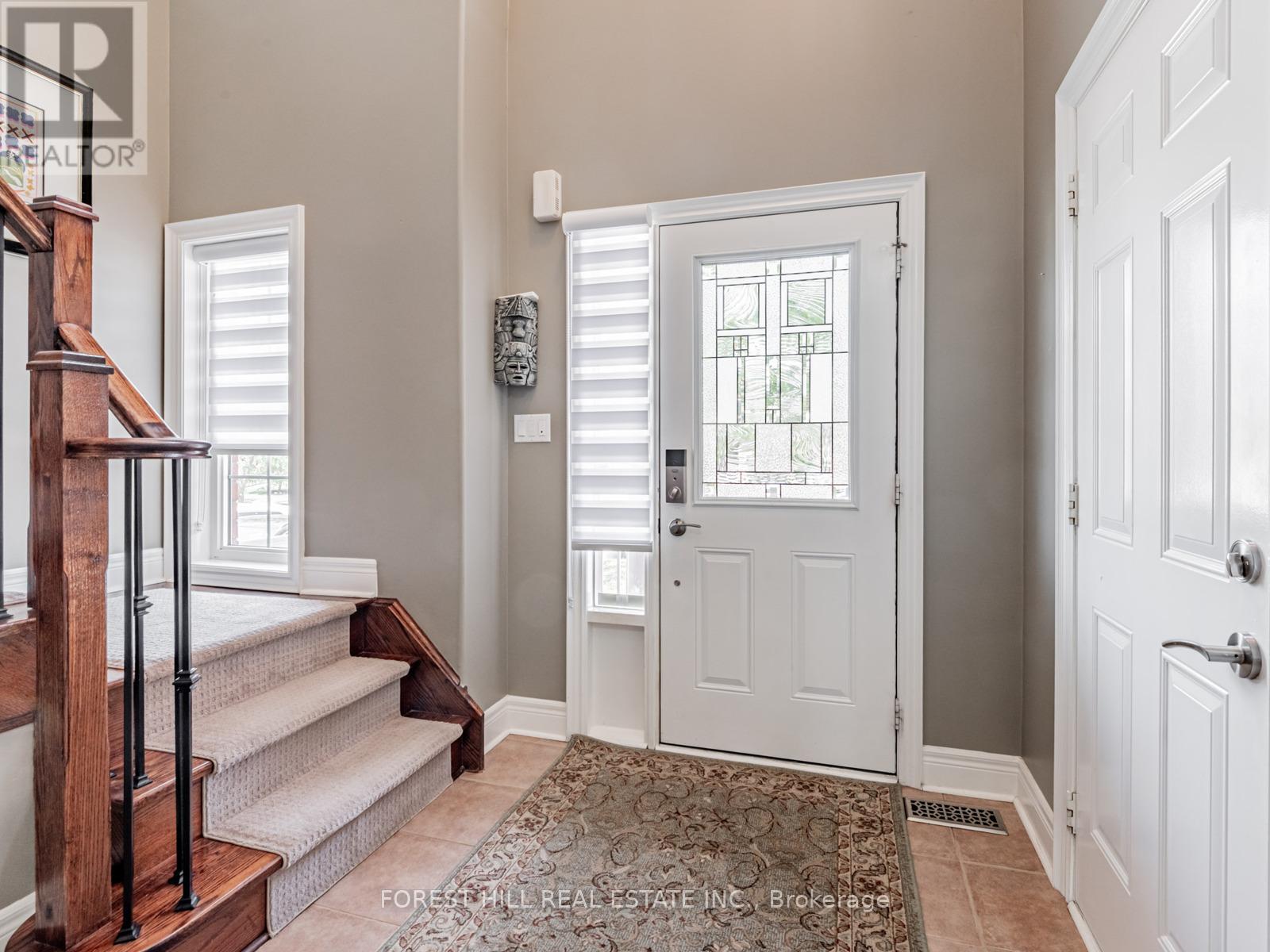 Property at 33 CONNAUGHT LANE image 3