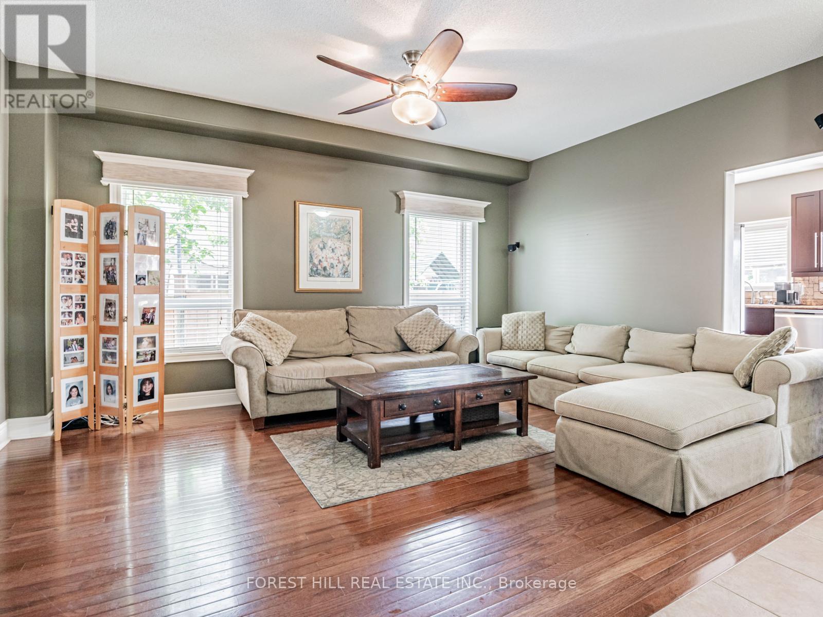 33 Connaught Lane, Barrie, Ontario  L4M 0A6 - Photo 6 - S12255742