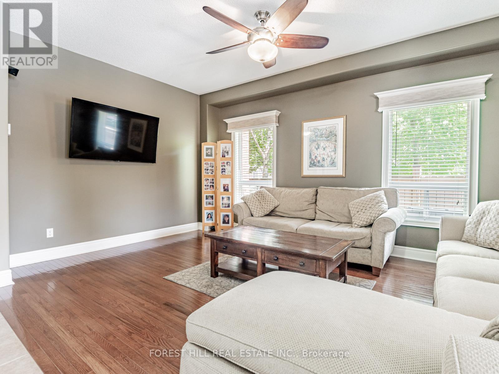 33 Connaught Lane, Barrie, Ontario  L4M 0A6 - Photo 7 - S12255742
