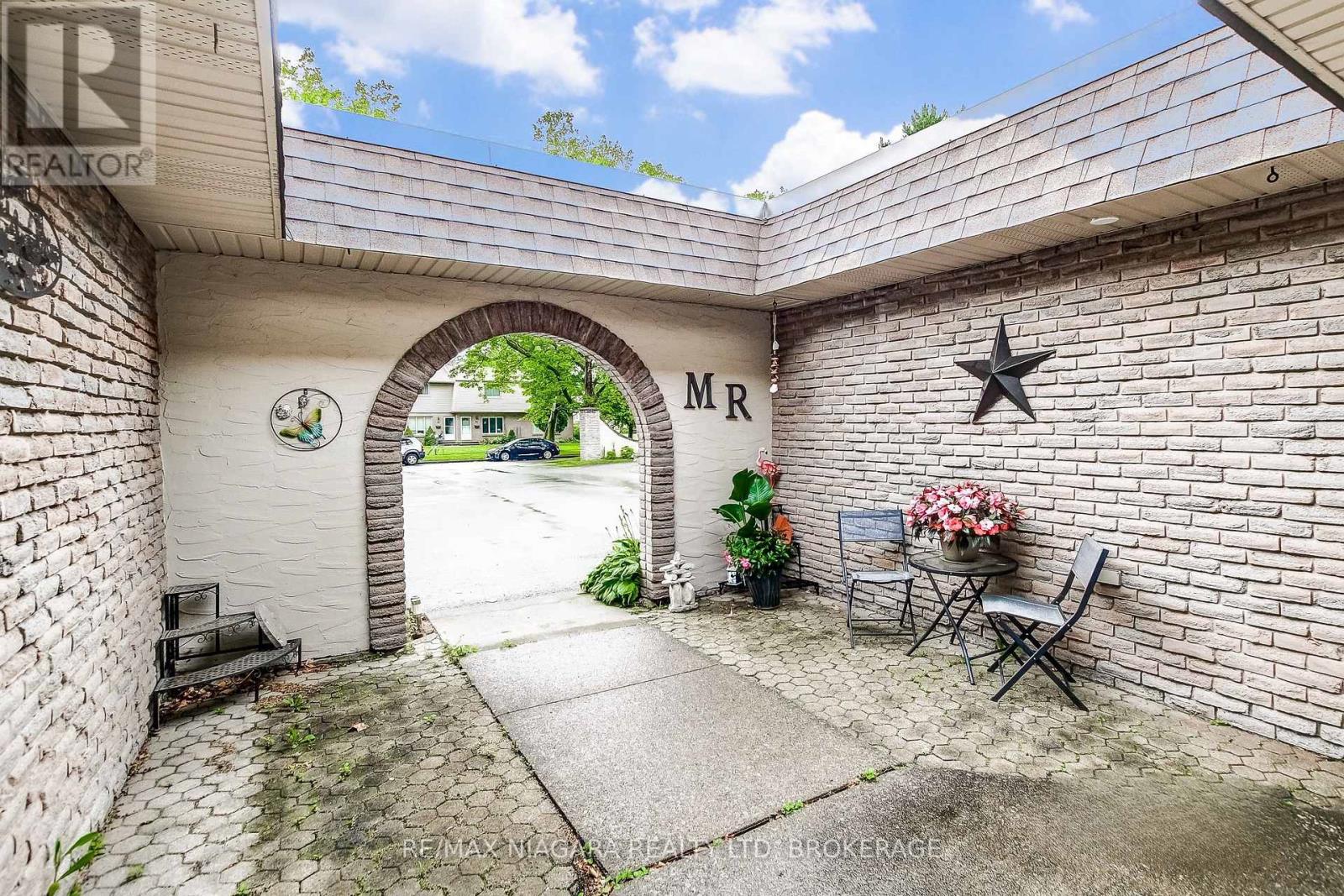 Property at 7 - 4230 MEADOWVALE DRIVE image 4