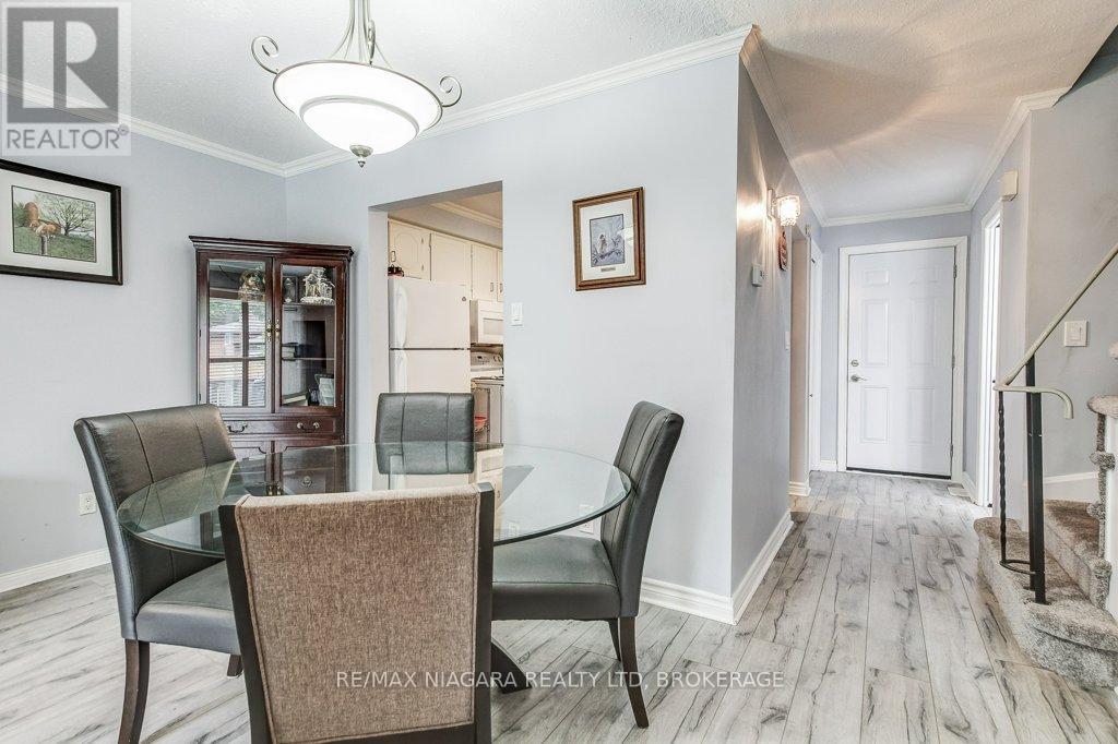 Property at 7 - 4230 MEADOWVALE DRIVE image 5