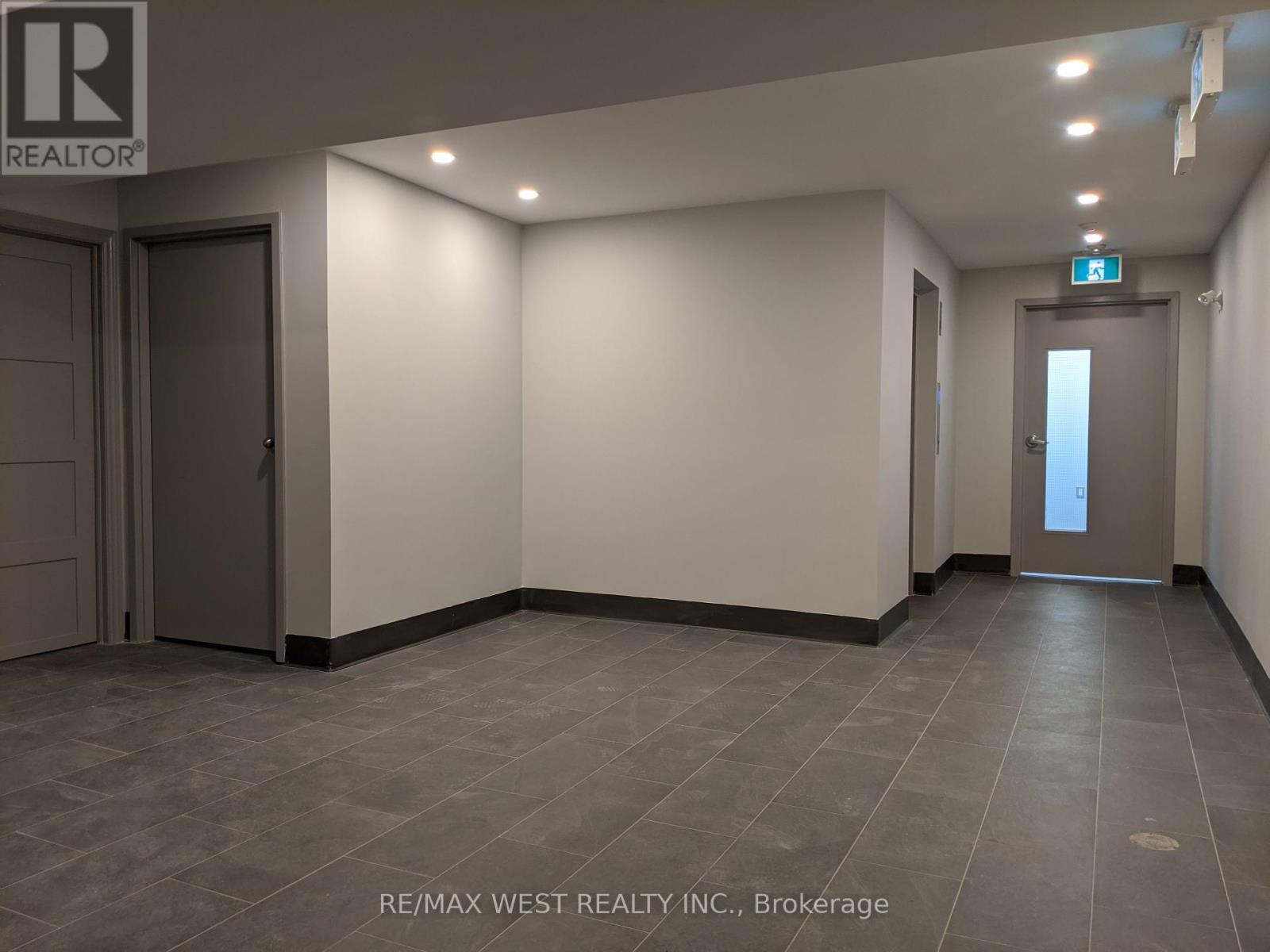 Ll1 - 2920 Dufferin Street, Toronto, Ontario  M6B 3S8 - Photo 12 - W12255758