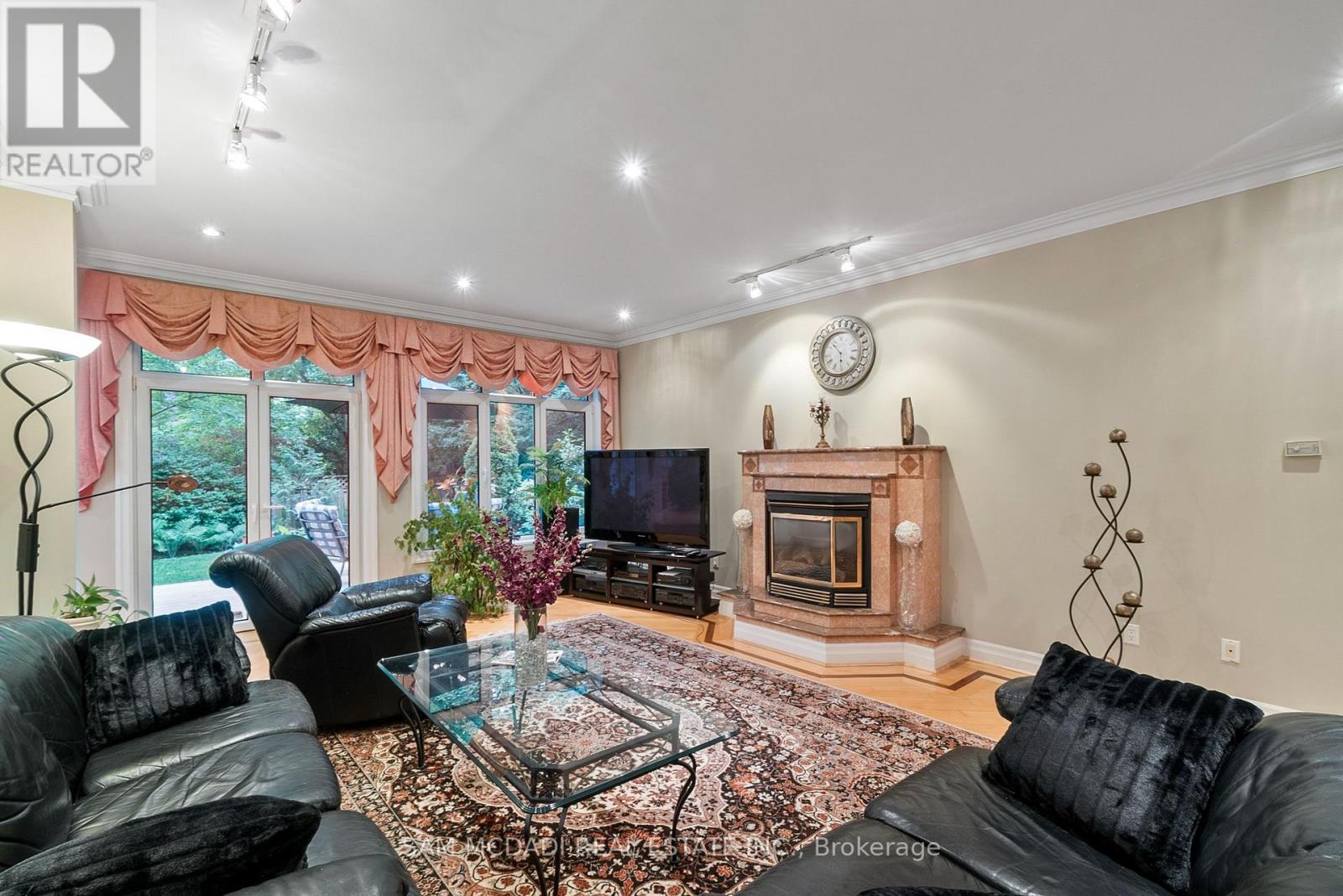 978 Tennyson Avenue, Mississauga, Ontario  L5H 2Z1 - Photo 15 - W12255792