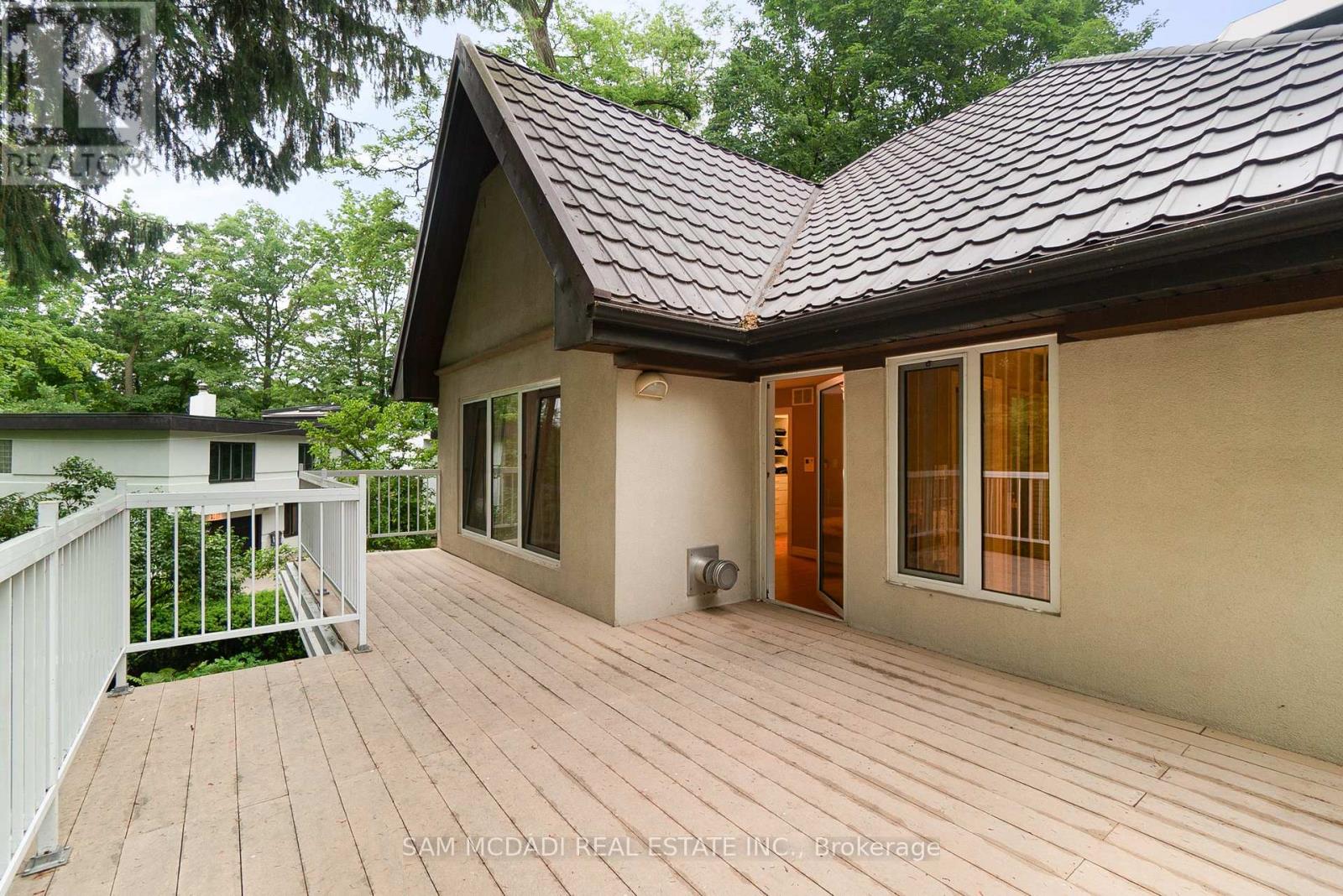 978 Tennyson Avenue, Mississauga, Ontario  L5H 2Z1 - Photo 23 - W12255792