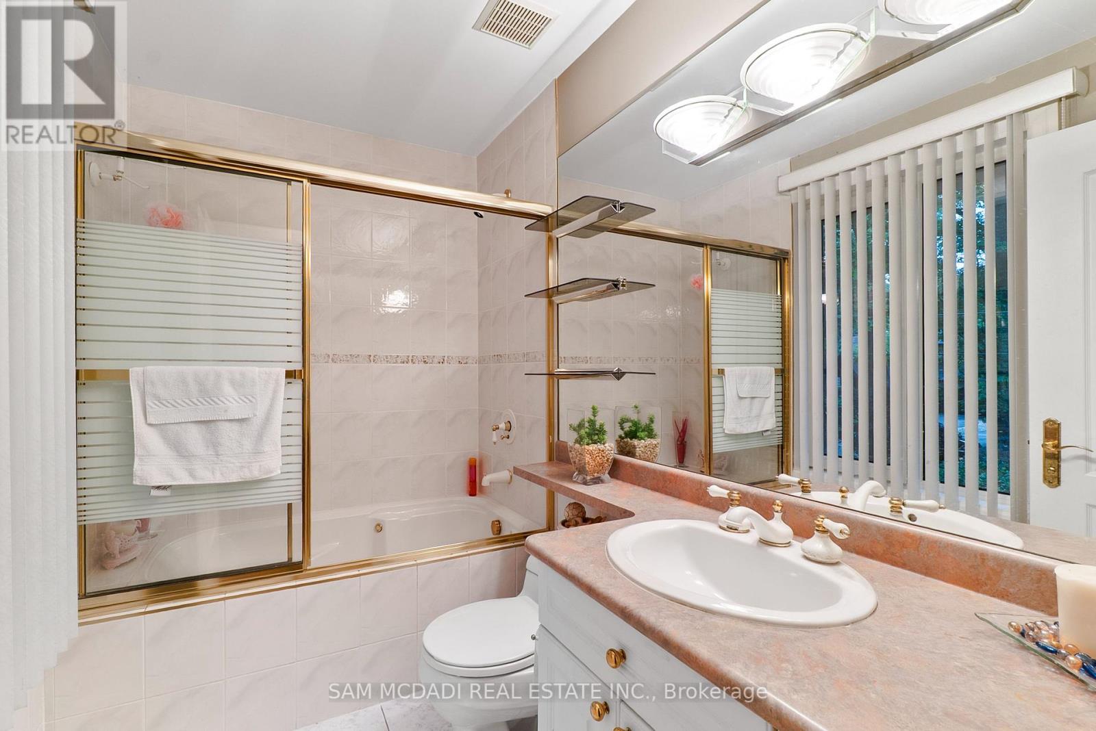 978 Tennyson Avenue, Mississauga, Ontario  L5H 2Z1 - Photo 29 - W12255792