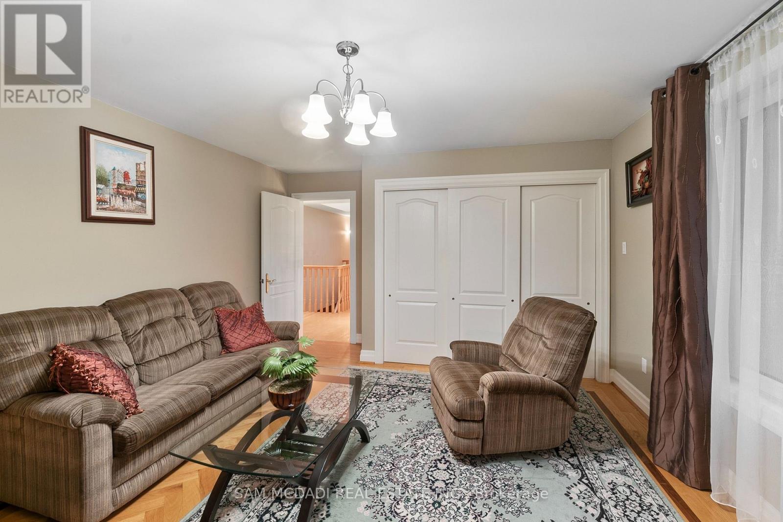 978 Tennyson Avenue, Mississauga, Ontario  L5H 2Z1 - Photo 32 - W12255792