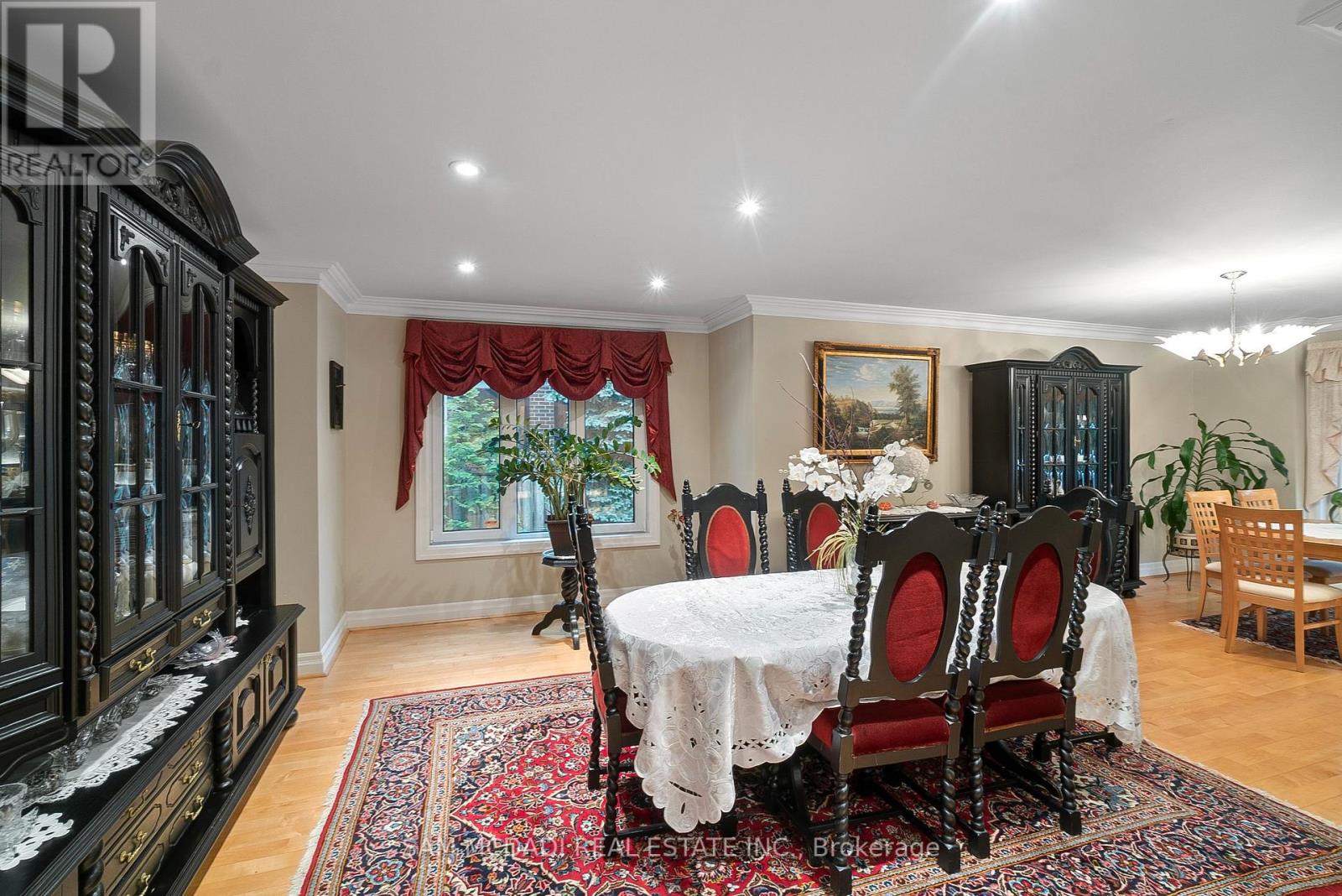 978 Tennyson Avenue, Mississauga, Ontario  L5H 2Z1 - Photo 9 - W12255792