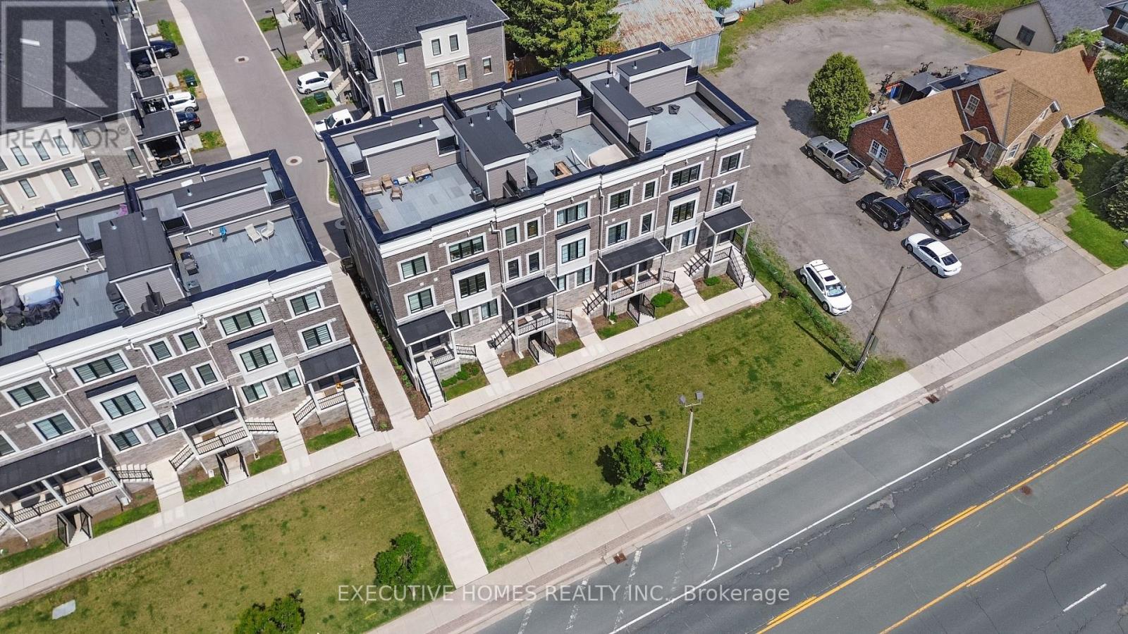 Property at 74 - 383 DUNDAS STREET E image 4