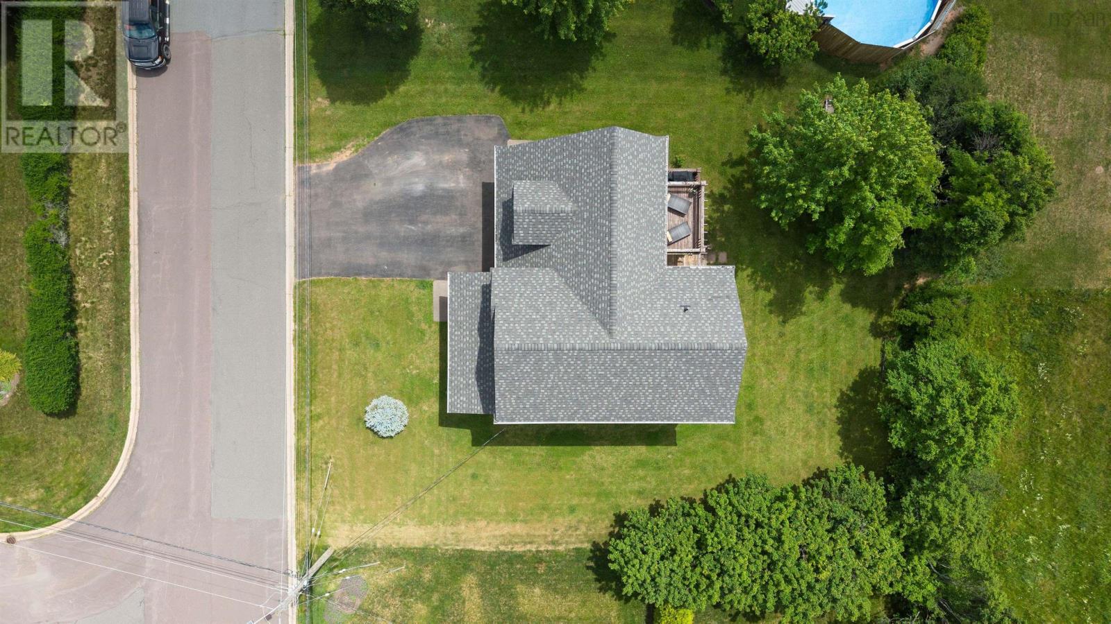 33 Abbey Road, Amherst, Nova Scotia  B4H 4V9 - Photo 3 - 202516168