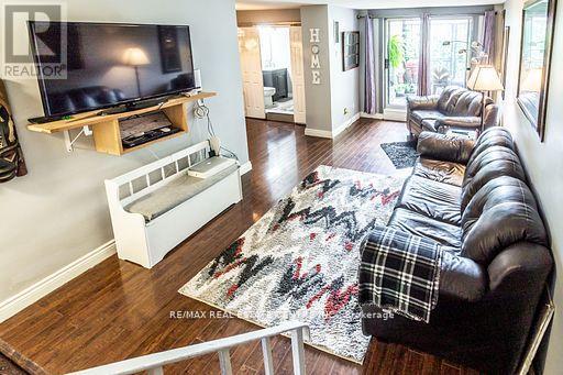 Property at 124 - 2095 ROCHE COURT image 5