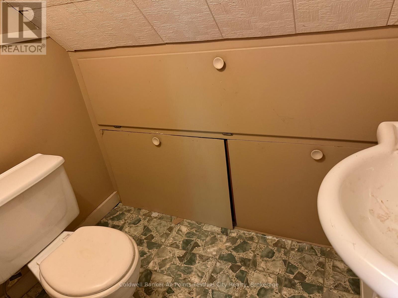 9 Blake Street E, Goderich, Ontario  N7A 1C5 - Photo 11 - X12252649