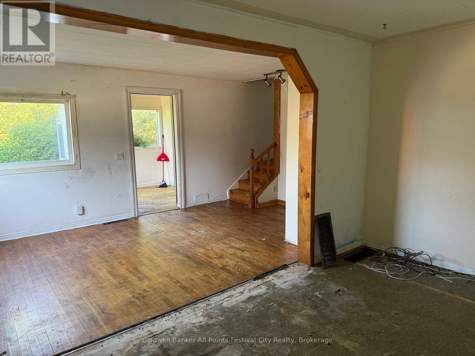 9 Blake Street E, Goderich, Ontario  N7A 1C5 - Photo 4 - X12252649