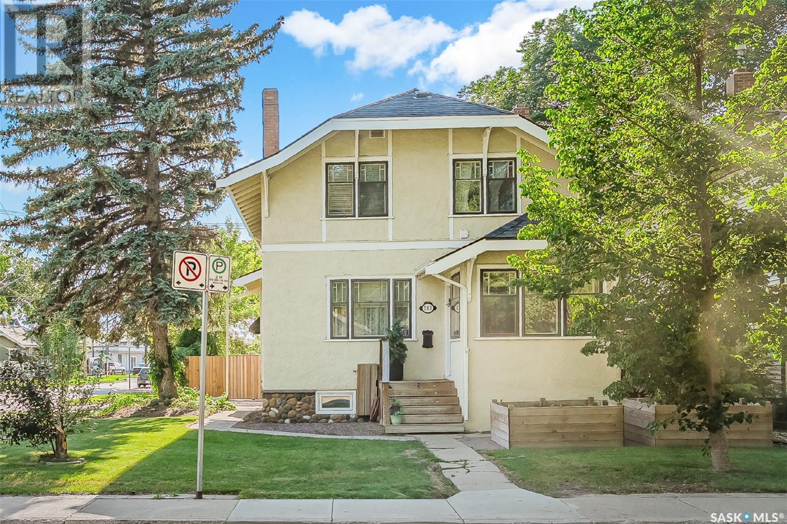 Property at 703 4th AVENUE N image 1