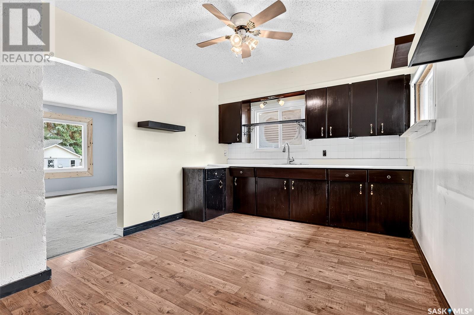 Property at 941 Vaughan STREET image 3