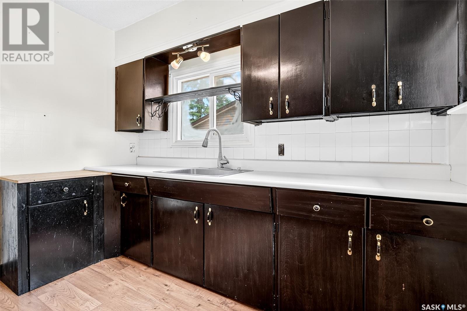 Property at 941 Vaughan STREET image 5