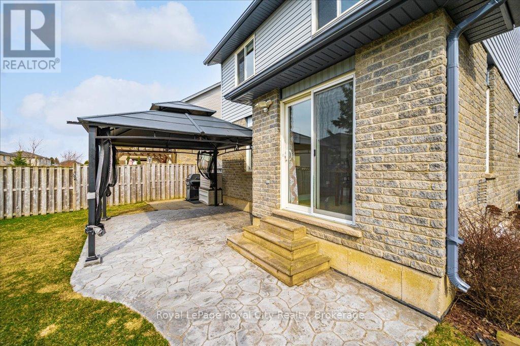 36 Green Street, Mapleton, Ontario  N0G 1P0 - Photo 34 - X12084892