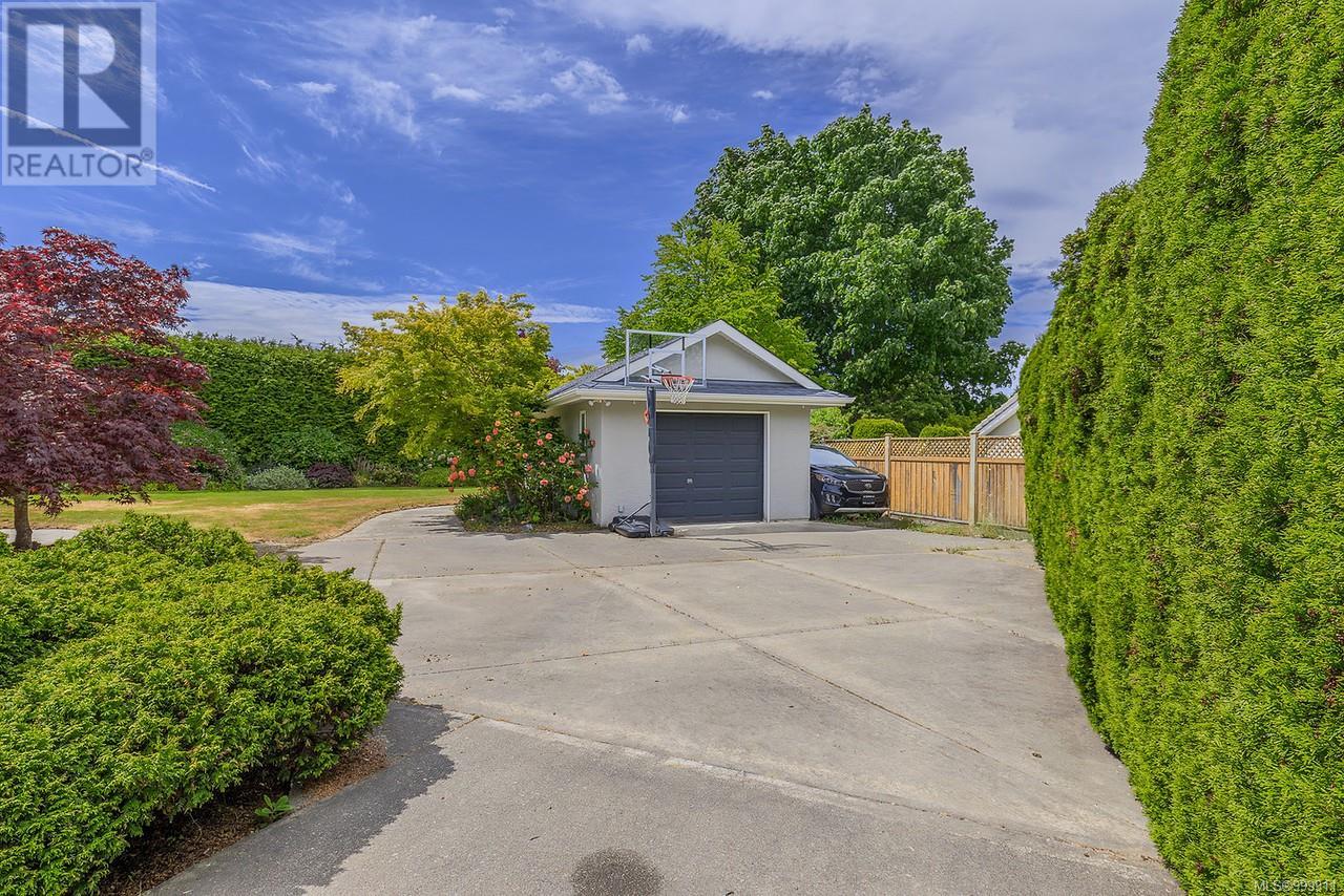 1112 Aery View Way, Parksville, British Columbia  V9P 2N9 - Photo 57 - 999911