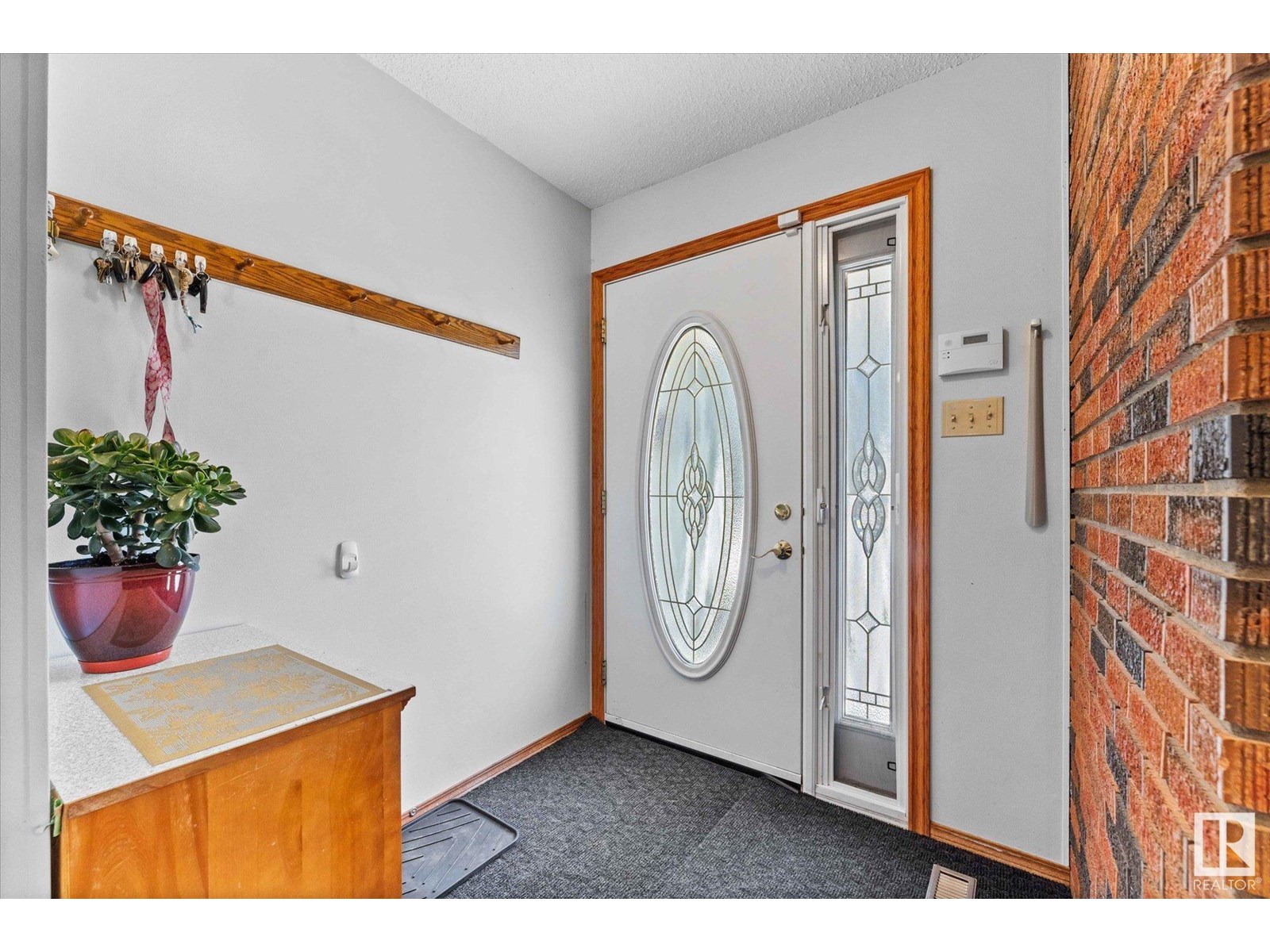 Property at 2137 85 ST NW image 4
