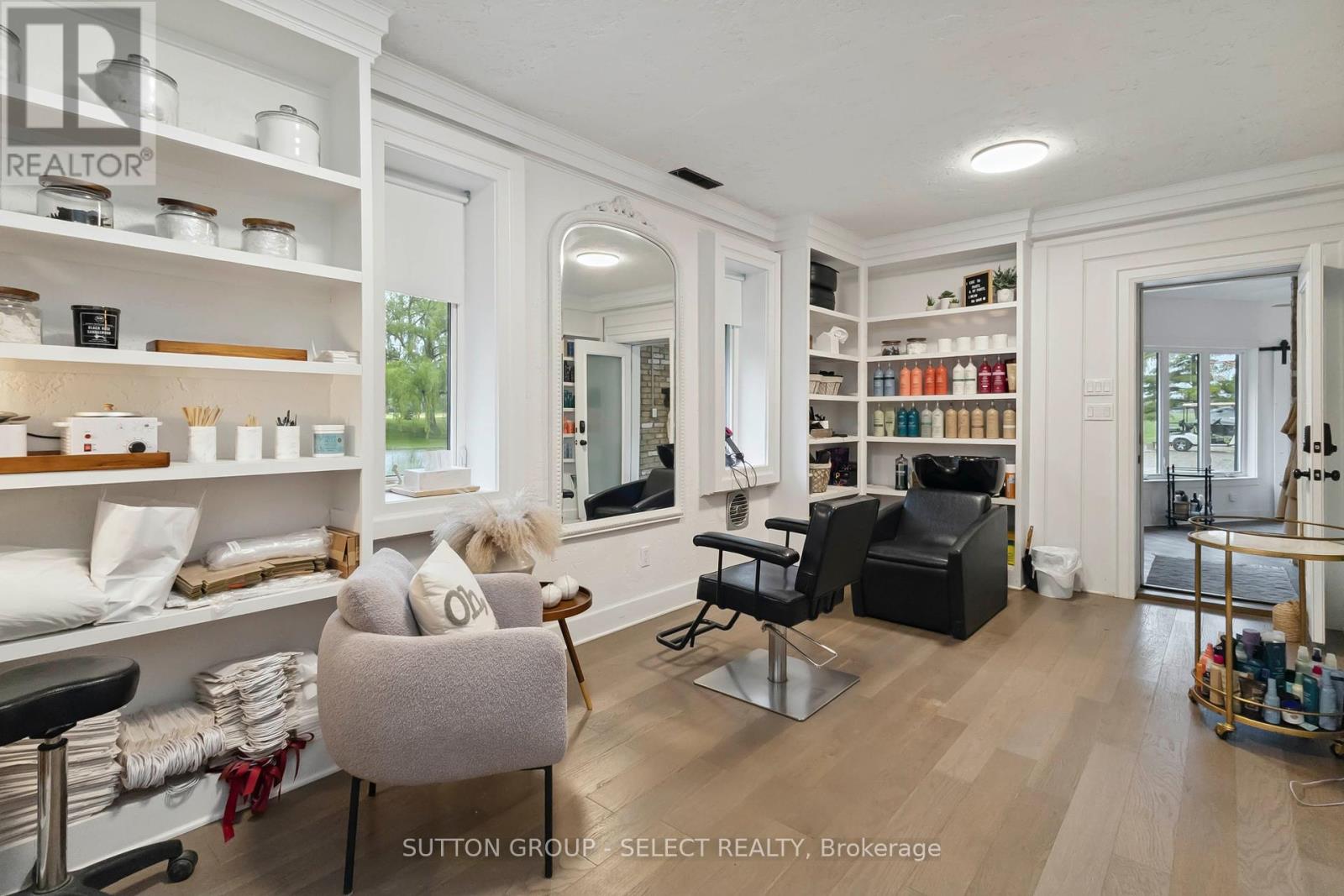 10096 Charlton Drive, Middlesex Centre, Ontario  N0M 1P0 - Photo 28 - X12256140