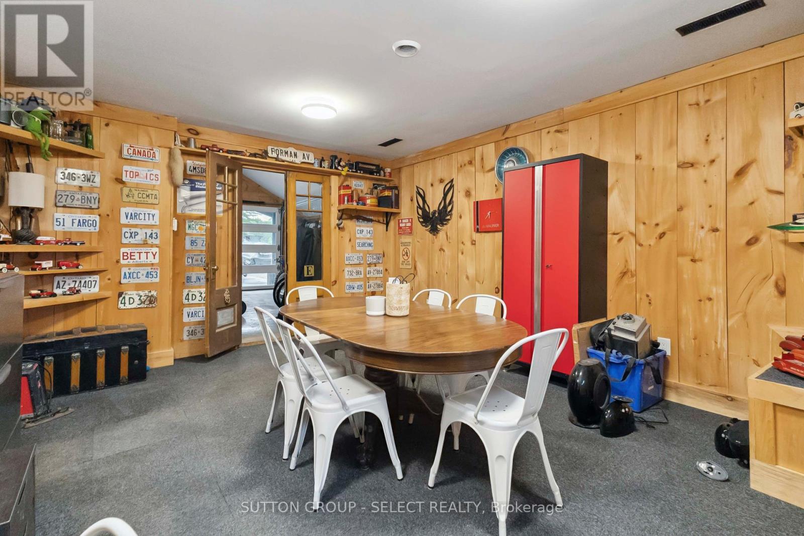 10096 Charlton Drive, Middlesex Centre, Ontario  N0M 1P0 - Photo 32 - X12256140