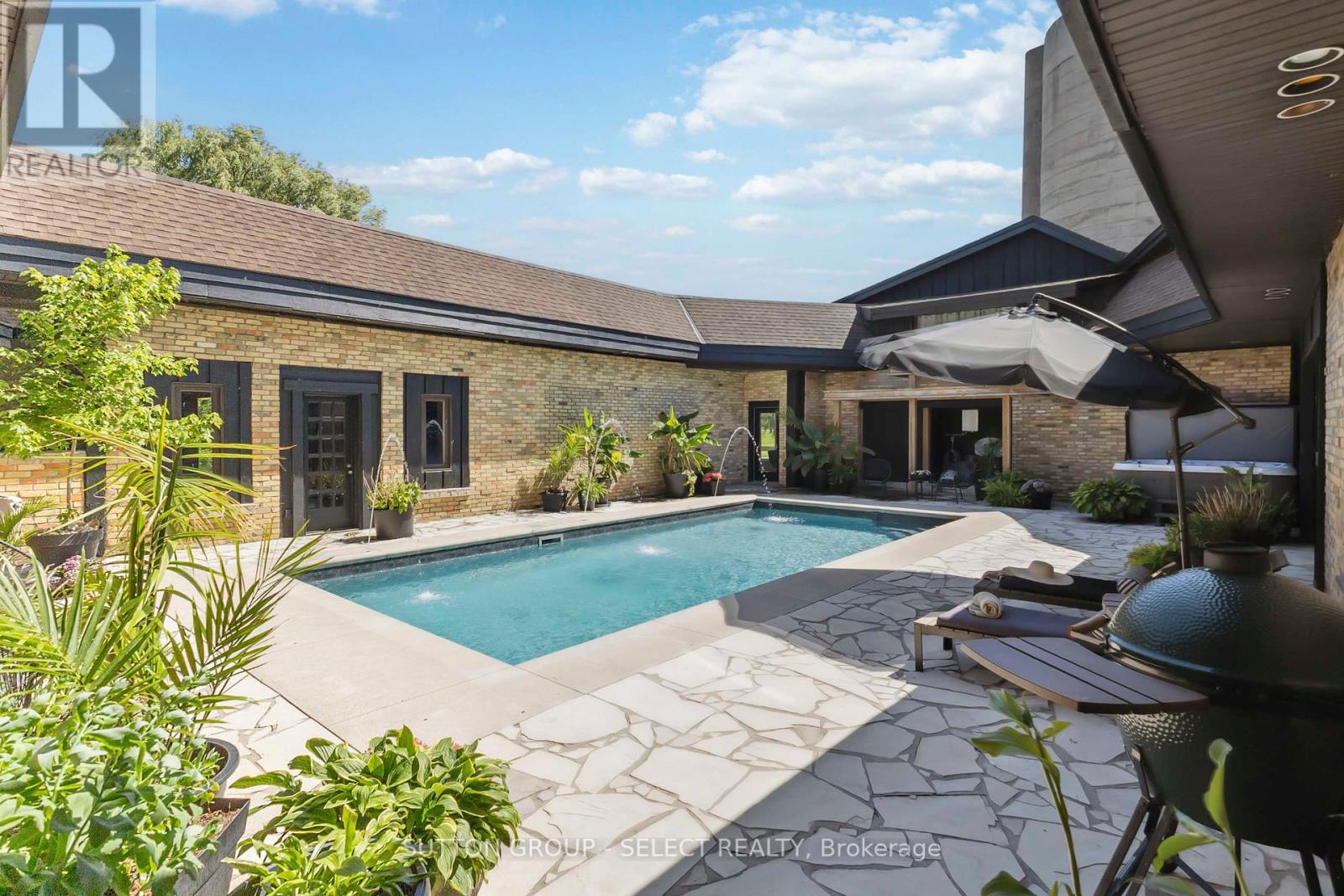 10096 Charlton Drive, Middlesex Centre, Ontario  N0M 1P0 - Photo 40 - X12256140