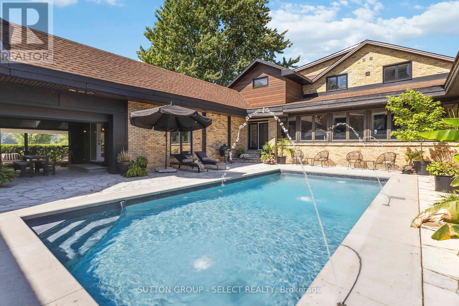 10096 Charlton Drive, Middlesex Centre (Denfield), Ontario  N0M 1P0 - Photo 42 - X12256140