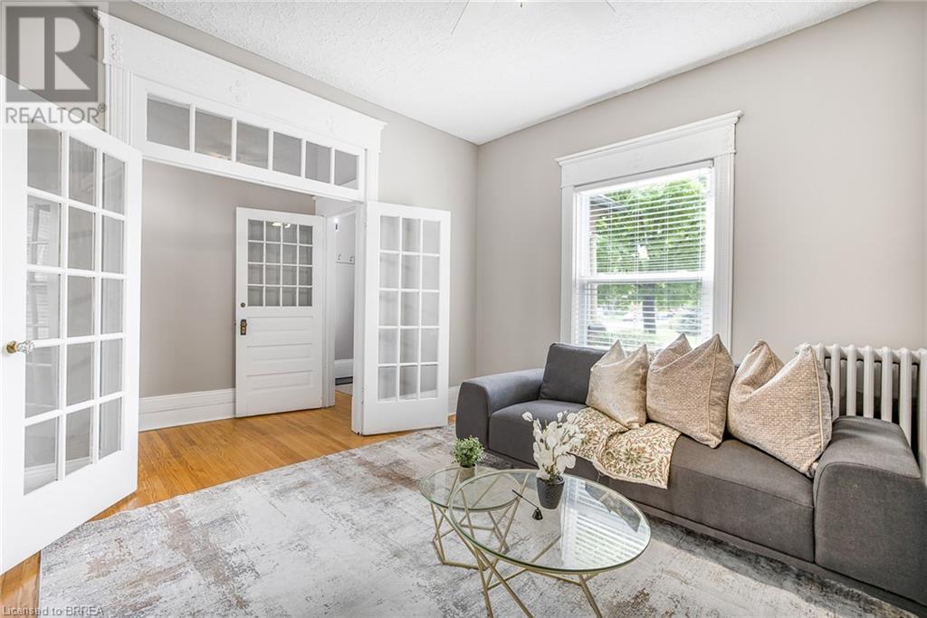 Property at 209 MURRAY Street image 5