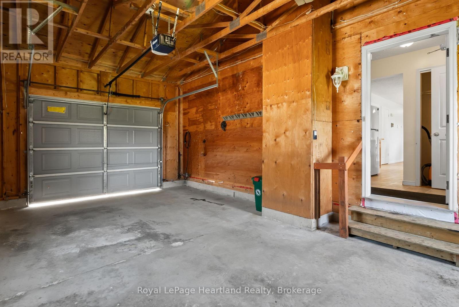 214 Margaret Street S, Minto, Ontario  N0G 1Z0 - Photo 36 - X12256239