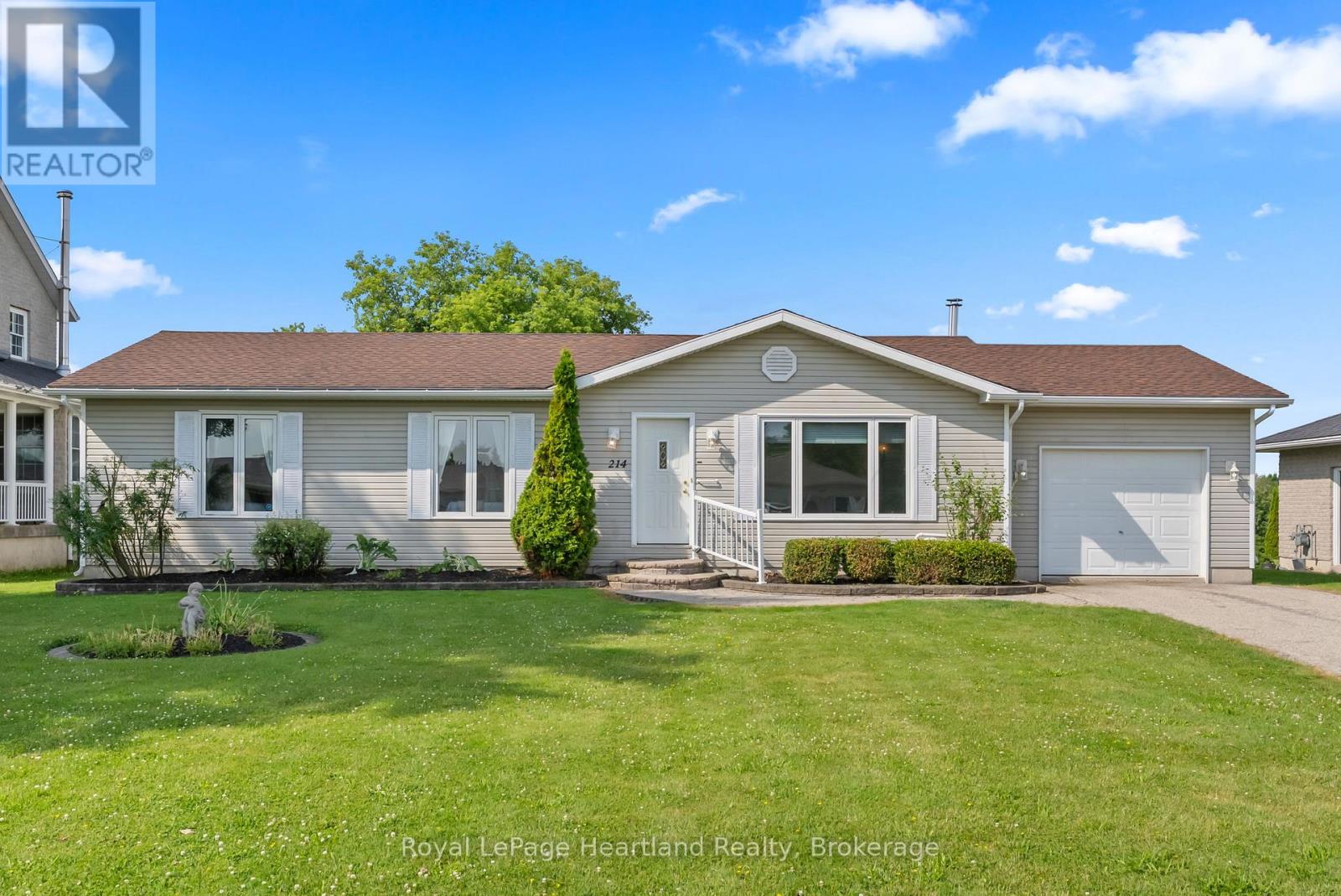 214 Margaret Street S, Minto, Ontario  N0G 1Z0 - Photo 7 - X12256239
