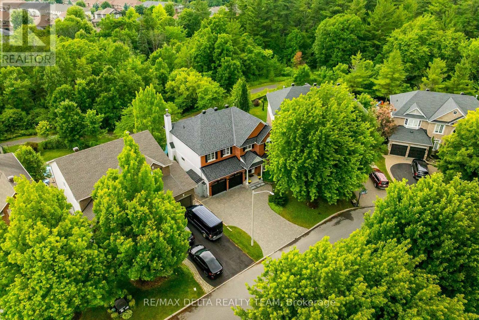 Property at 1779 HEATHERSTONE CRESCENT image 2