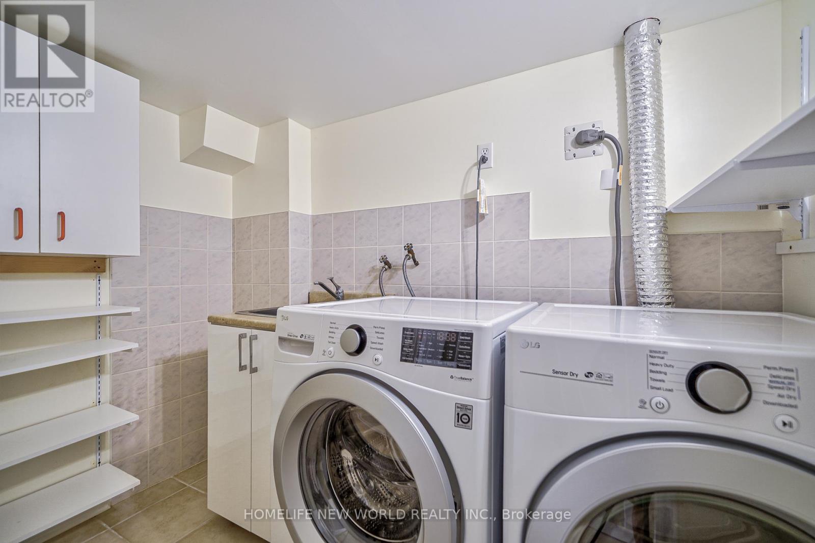 24 Ellesmere Street, Richmond Hill, Ontario  L4B 4E1 - Photo 19 - N12255946