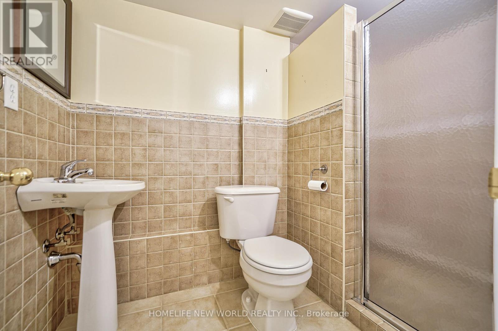 24 Ellesmere Street, Richmond Hill, Ontario  L4B 4E1 - Photo 20 - N12255946