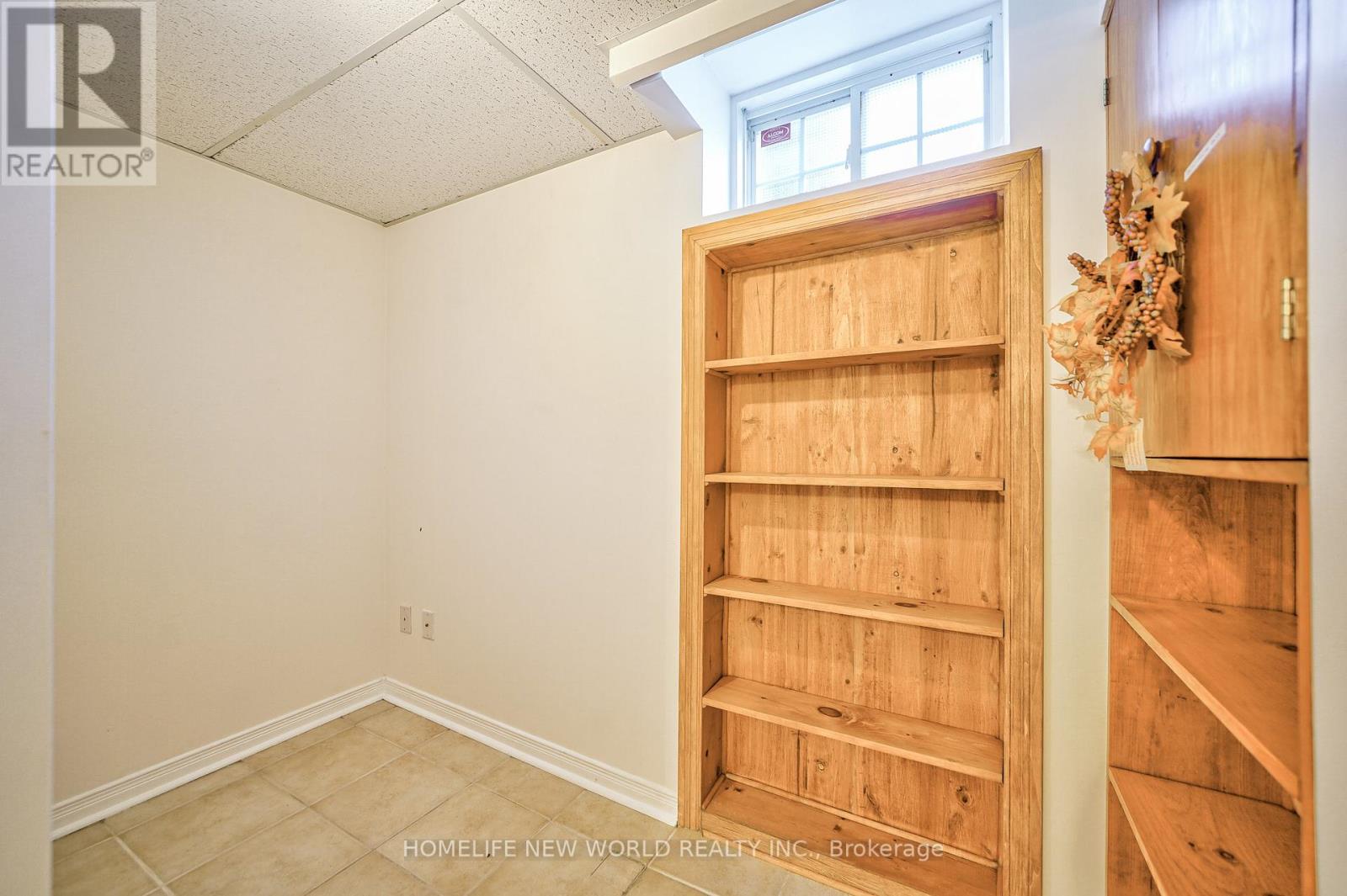 24 Ellesmere Street, Richmond Hill, Ontario  L4B 4E1 - Photo 21 - N12255946