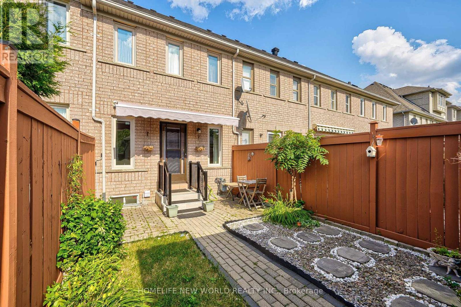24 Ellesmere Street, Richmond Hill, Ontario  L4B 4E1 - Photo 23 - N12255946