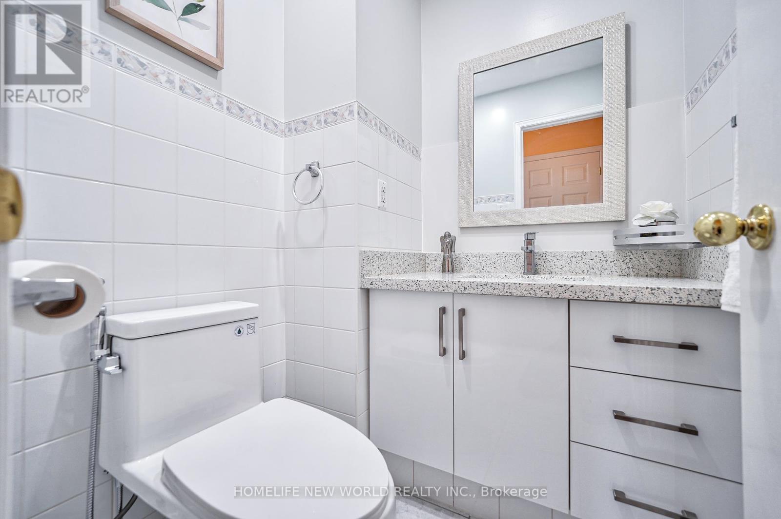 24 Ellesmere Street, Richmond Hill, Ontario  L4B 4E1 - Photo 7 - N12255946