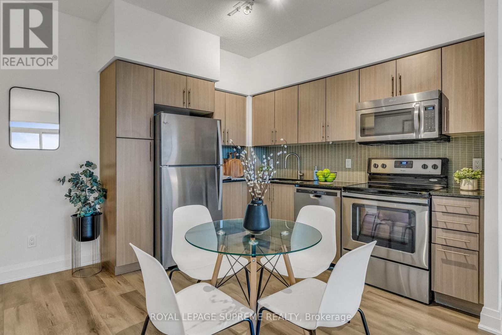 Property at 612 - 65 SPEERS ROAD image 2