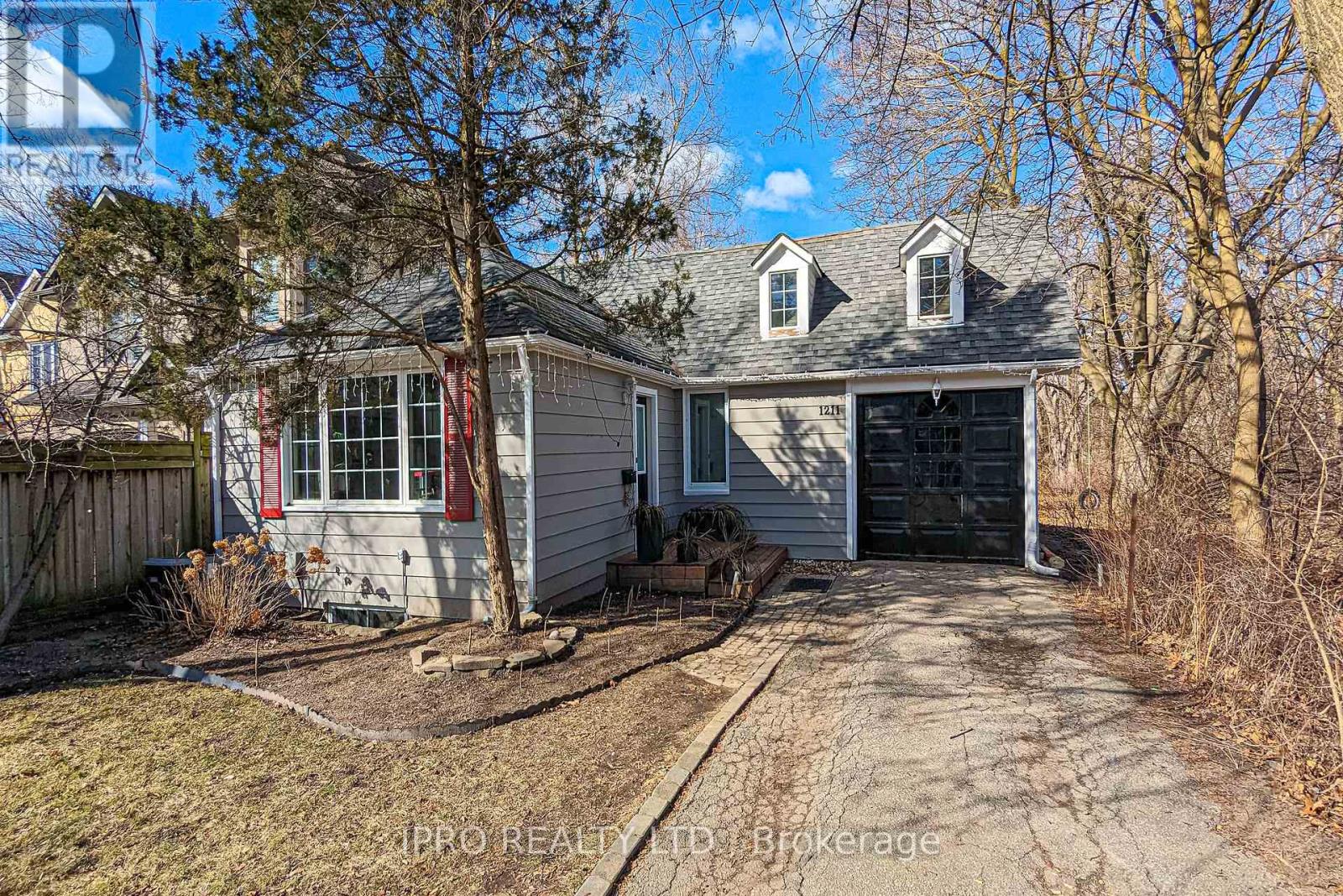 Property at 1211 LORNE PARK ROAD image 1