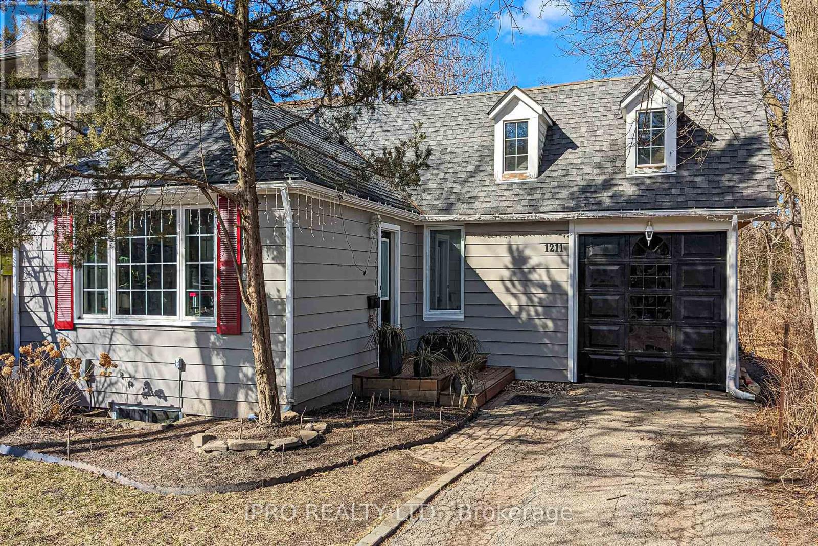 Property at 1211 LORNE PARK ROAD image 5