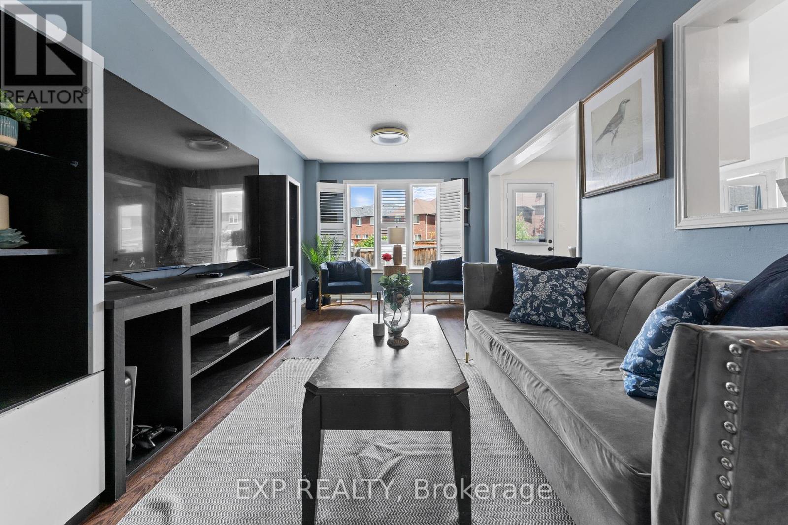 Property at 13 BURNSTOWN CIRCLE image 4