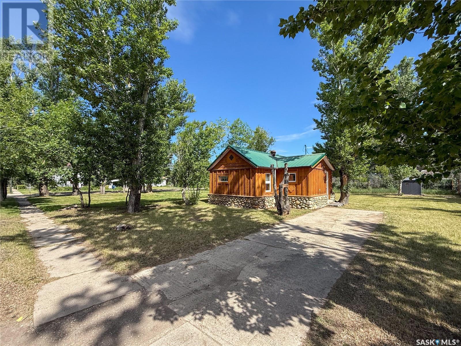 541 Front STREET, eastend, Saskatchewan