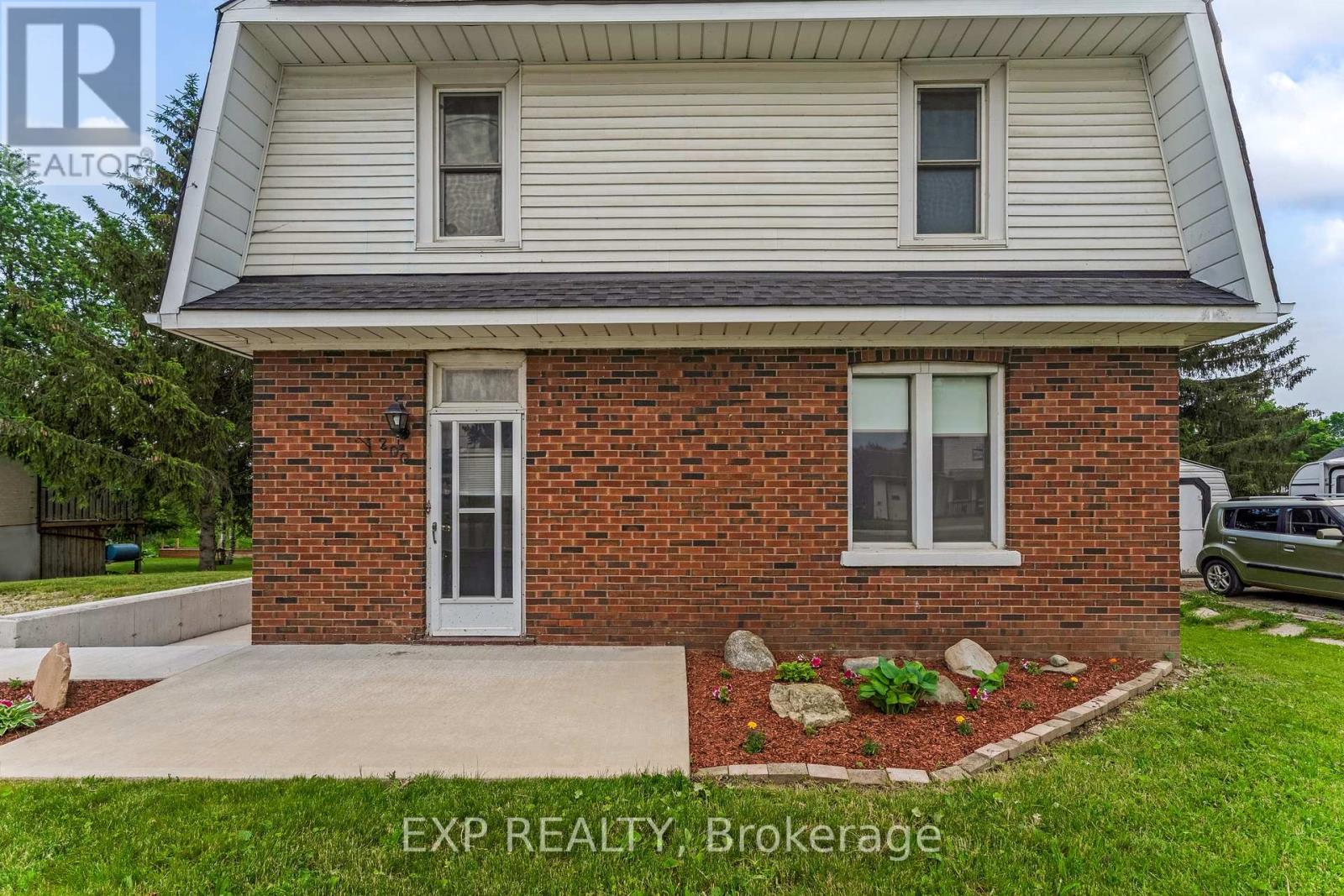 200 Elora Street S, Minto, Ontario  N0G 1Z0 - Photo 5 - X12255964