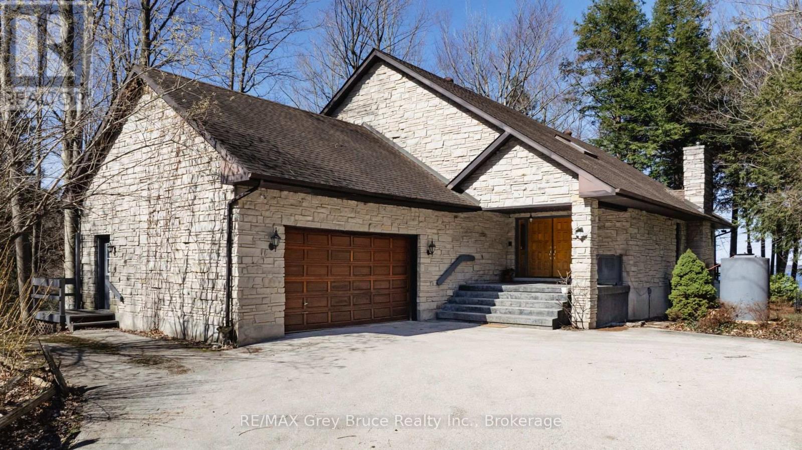 128 Thornridge Road, Meaford, Ontario  N0H 1B0 - Photo 3 - X12255978